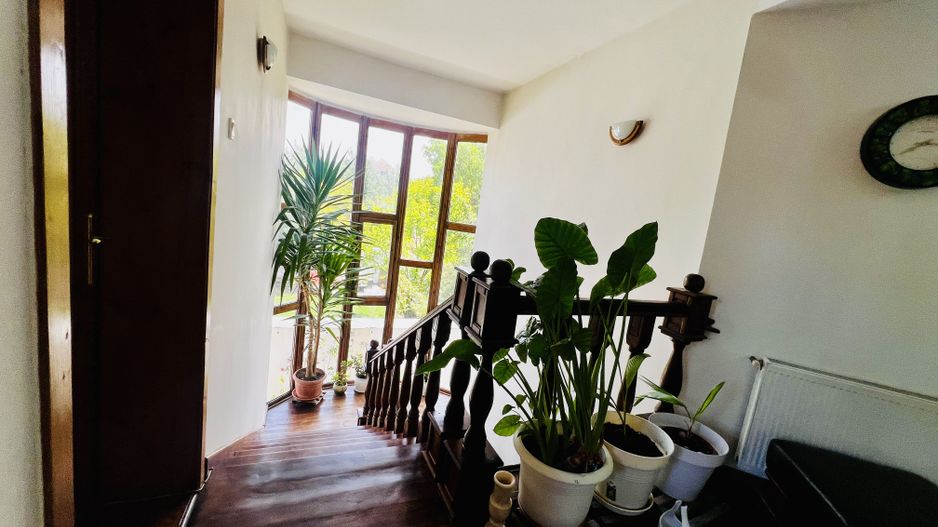 Casa individuala 6 camere  spatioase - zona Mehala - Poză 12