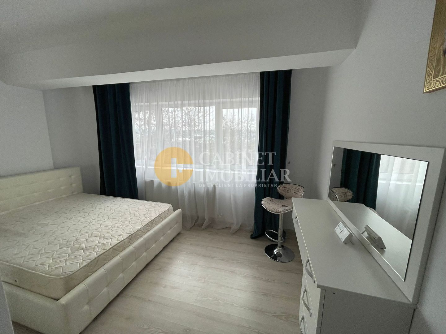 3 CAMERE DECOMANDAT--ETAJ 1--MOBILAT+UTILAT - Poză 5