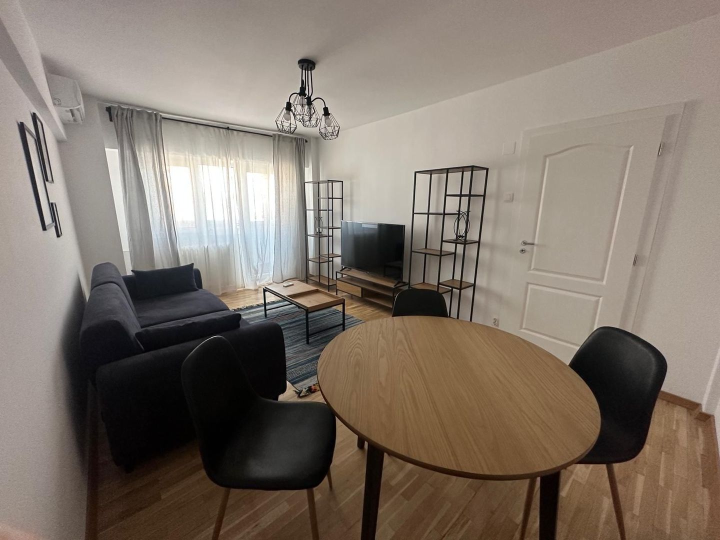 Închiriere Apartament 2 Camere, Zona Calea Moșilor - Poză 1