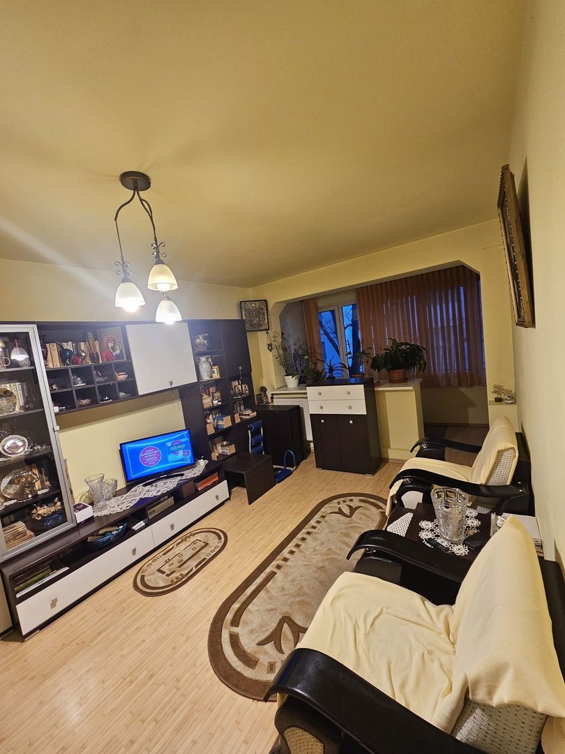 Apartament 3 decomandate- Brazda lui Novac - Poză 1