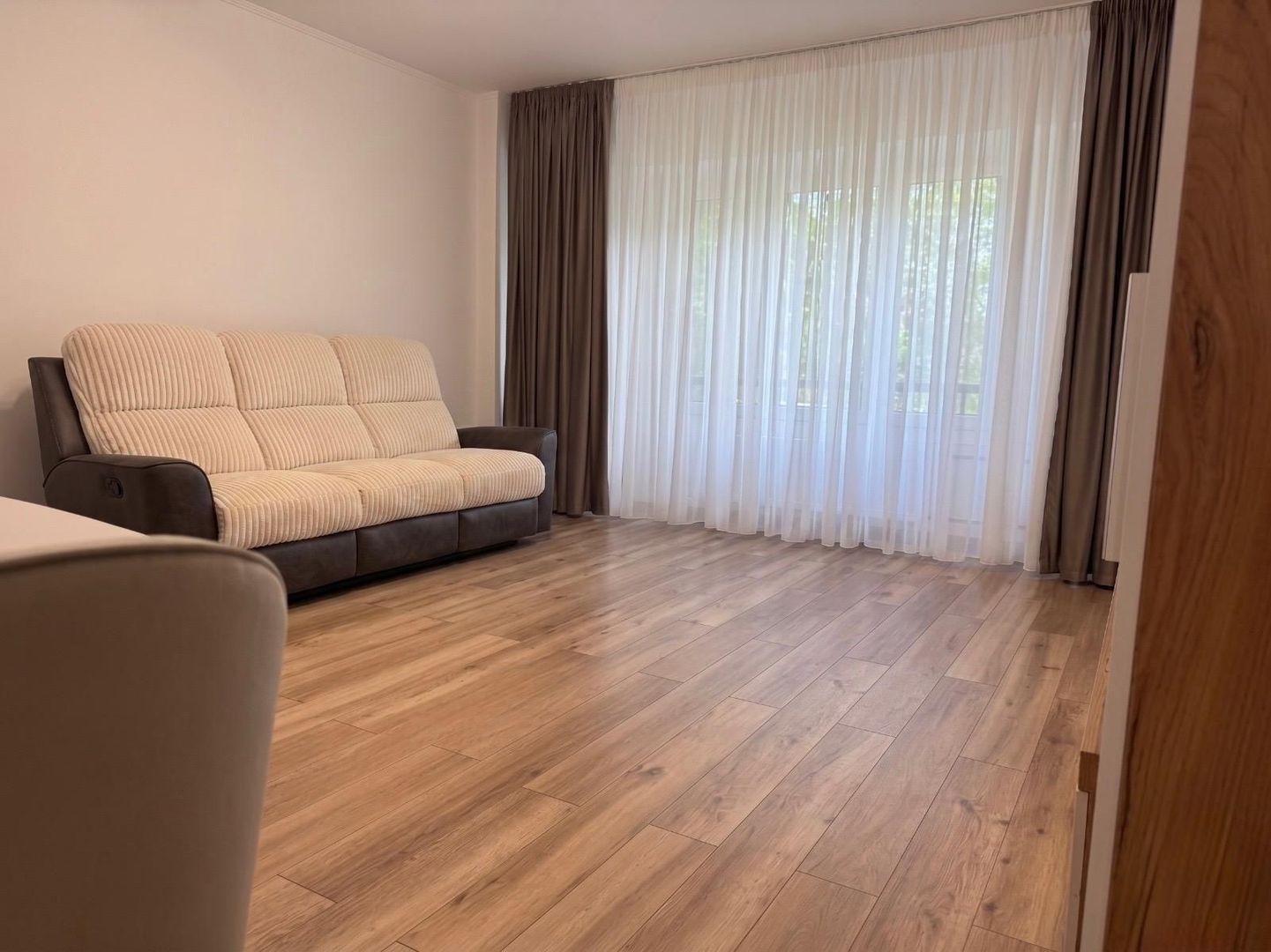 APARTAMENT 2 CAMERE ZONA MATEI BASARAB ETAJ INTERMEDIAR - Poză 2
