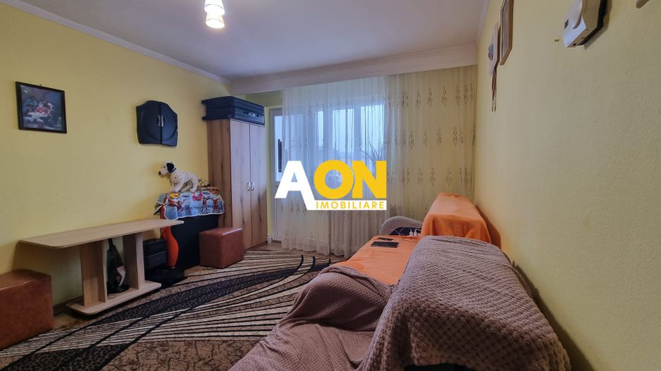 Apartament 2 camere, semidecomandat, Cetate - Poză 1