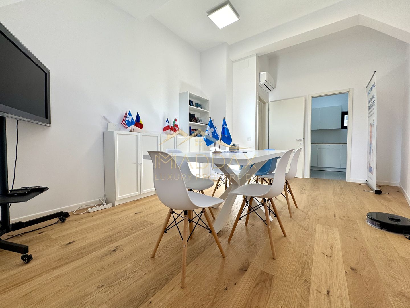 Spatiu de birouri *3 camere* / Cladire Istorica stil Brancovenesc / Universitate - Poză 20