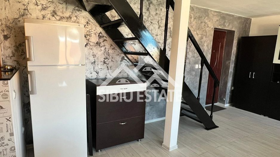 Aparatament 3 camere Zona V.Milea - mansarda - Poză 4