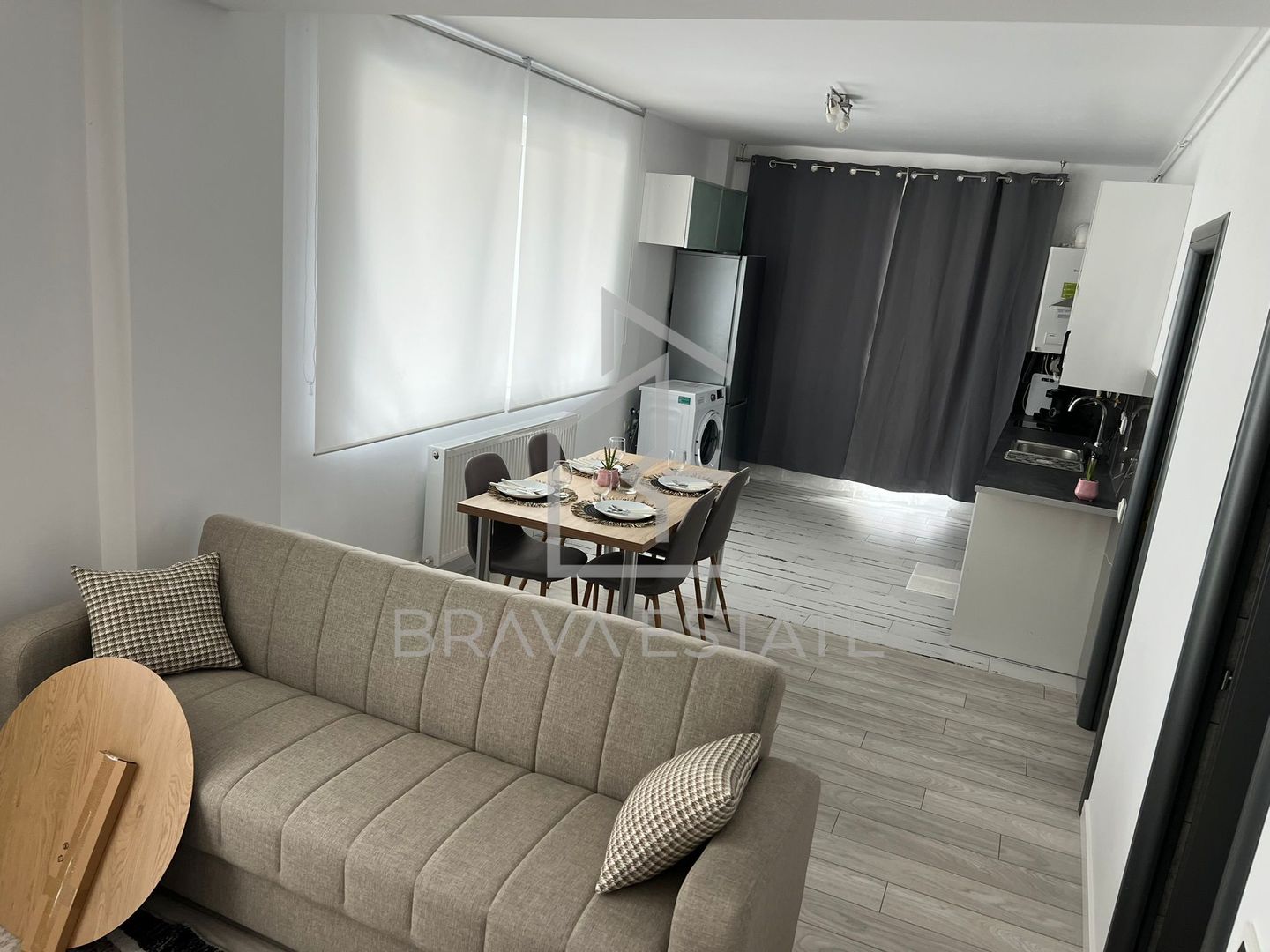 Apartament 2 camere, 42mp, parcare, terasa, balcon, lift, zona Terra - Poză 10