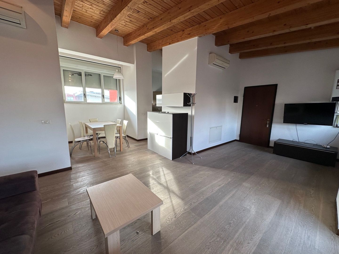 Apartament 3 camere cu terasa de 38 mp - Poză 4