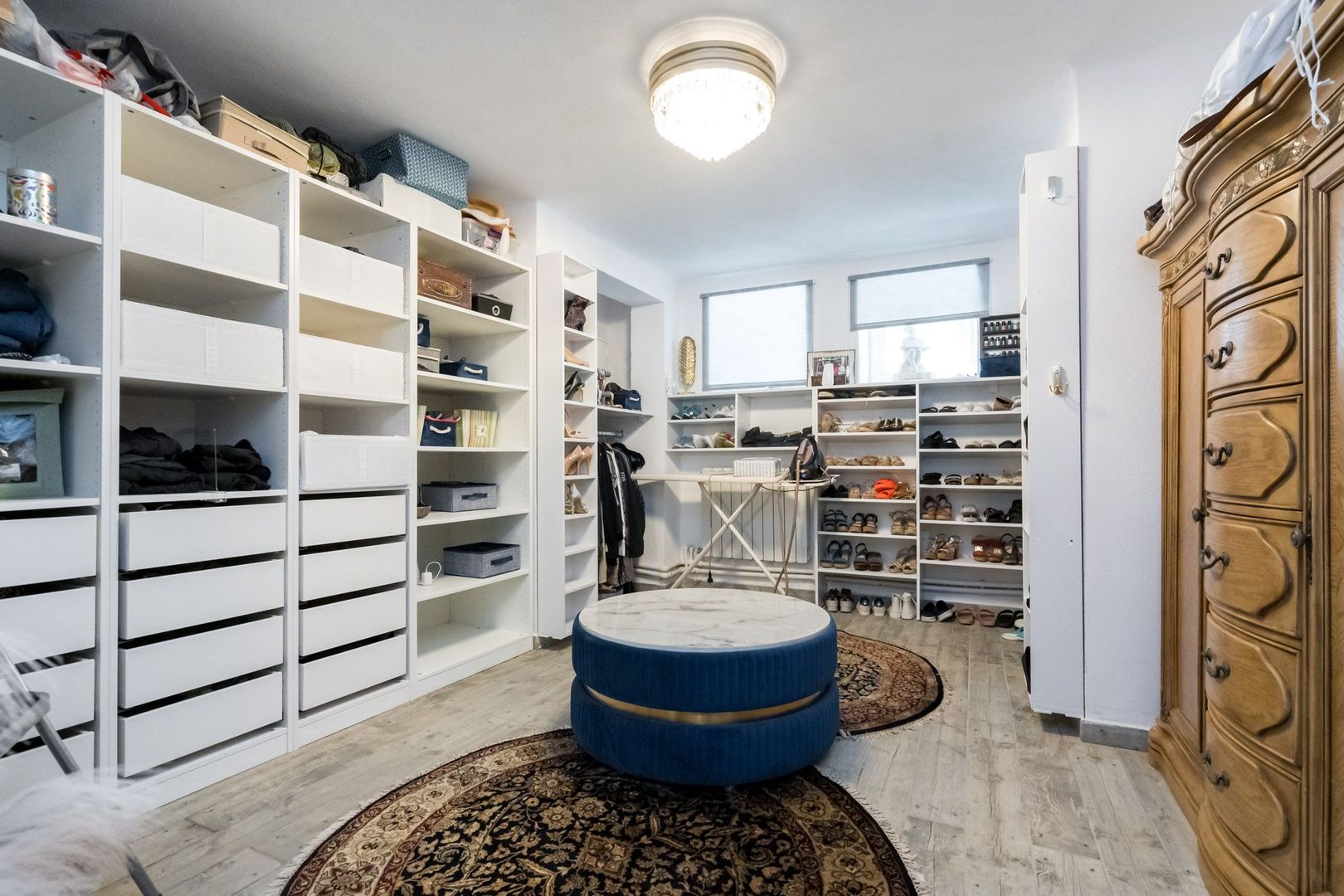 VILA REPREZENTATIVA ICOANEI - Poză 20