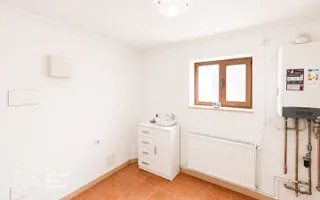 Spatiu pretabil salon infrumusetare, cabinet, 8 camere, Boul Rosu, 200mp - Poză 13