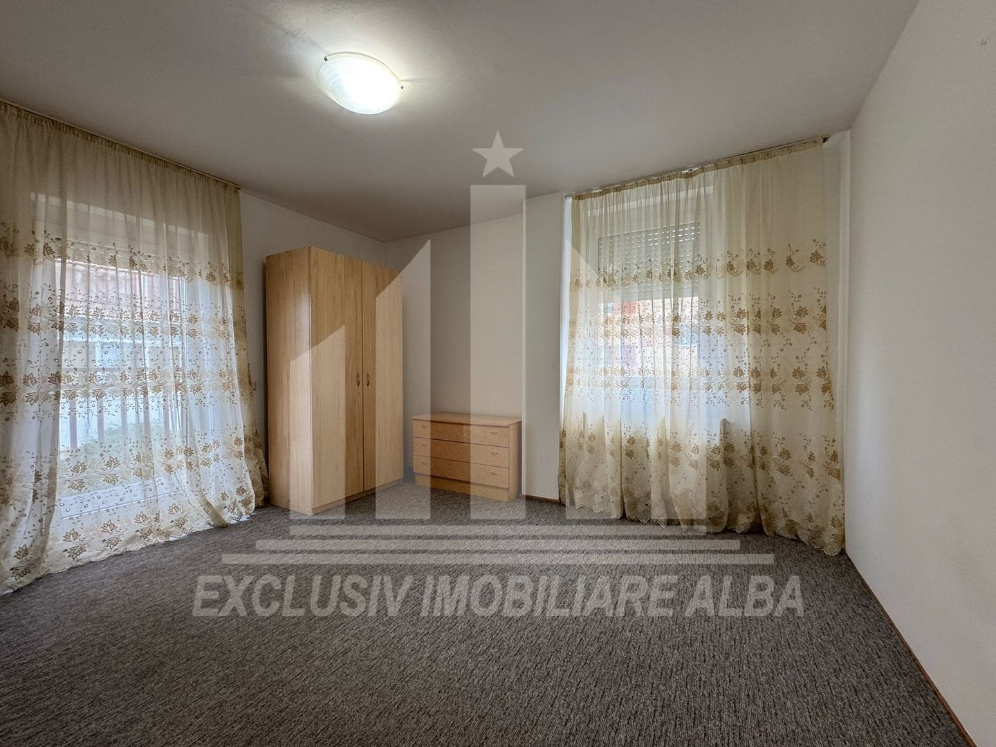 Apartment cu 3 camere cu scara interioara si garaj, Tolstoi - Poză 7