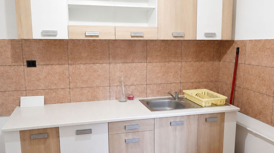 Apartament 2 camere decomandat | Parter | Centrală proprie | - Poză 6