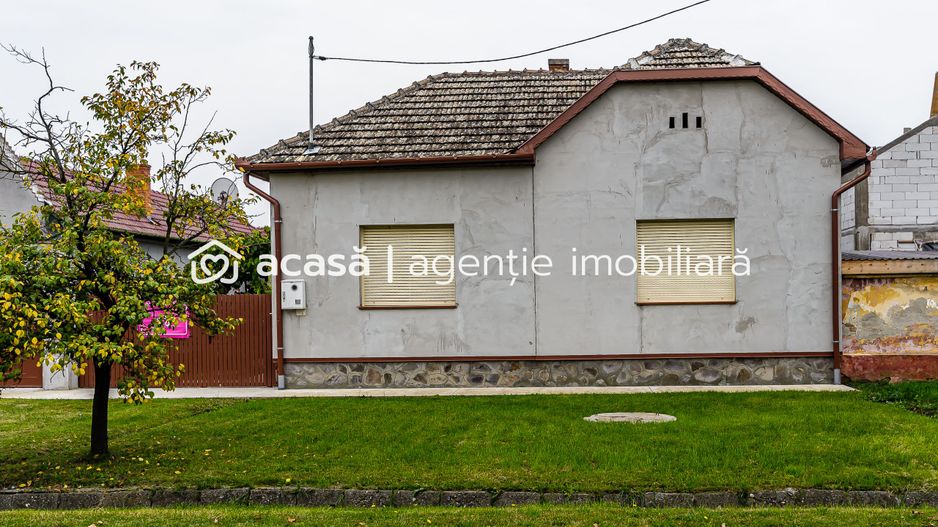 Casă la sol, renovată la gri, cu 3 camere în Nădlac * central - Poză 1