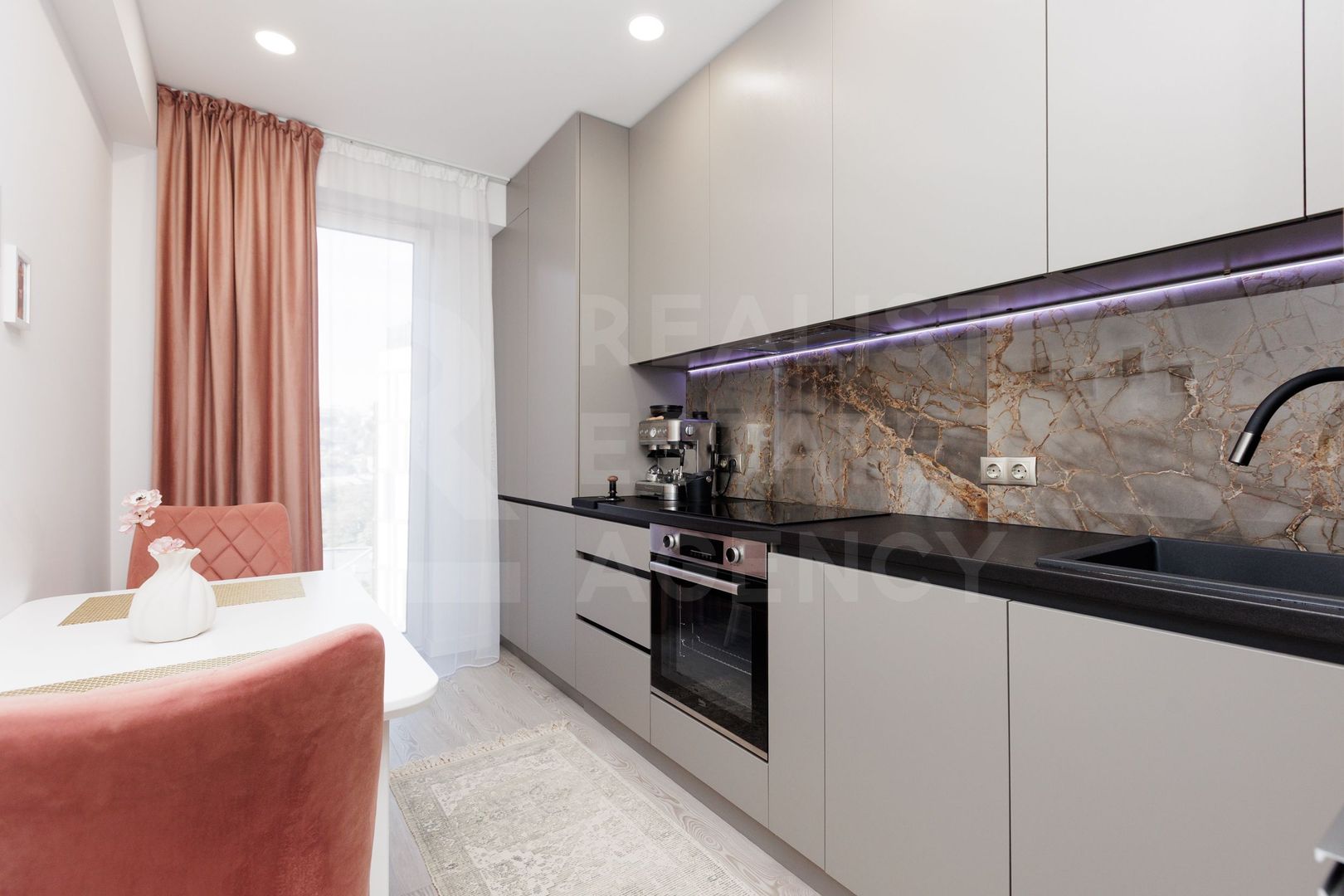 Chirie, apartament,  2 camere, str. Pantelimon Halippa, Centru - Poză 4
