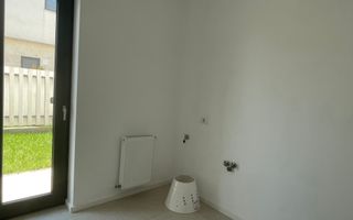 VILA NOUA SI MODERNA CU 5 CAMERE LA INCHIRIERE IN OTOPENI - Poză 20