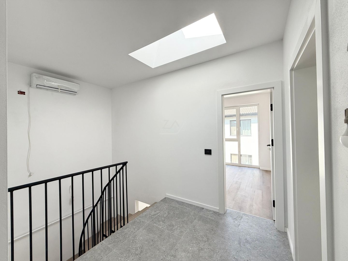 Ap pe 2 niveluri. 4 camere, 2 bai. 2 locuri de parcare. - Poză 9