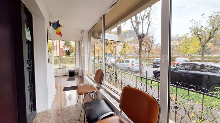 Spatiu pretabil cabinet medical - Poză 2