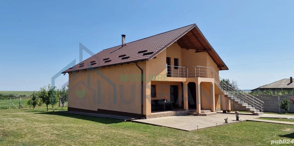 Casă cu mansardă - Poză 2