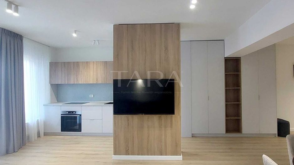 Apartament cu 2 camere de vanzare Plopilor - Poză 2