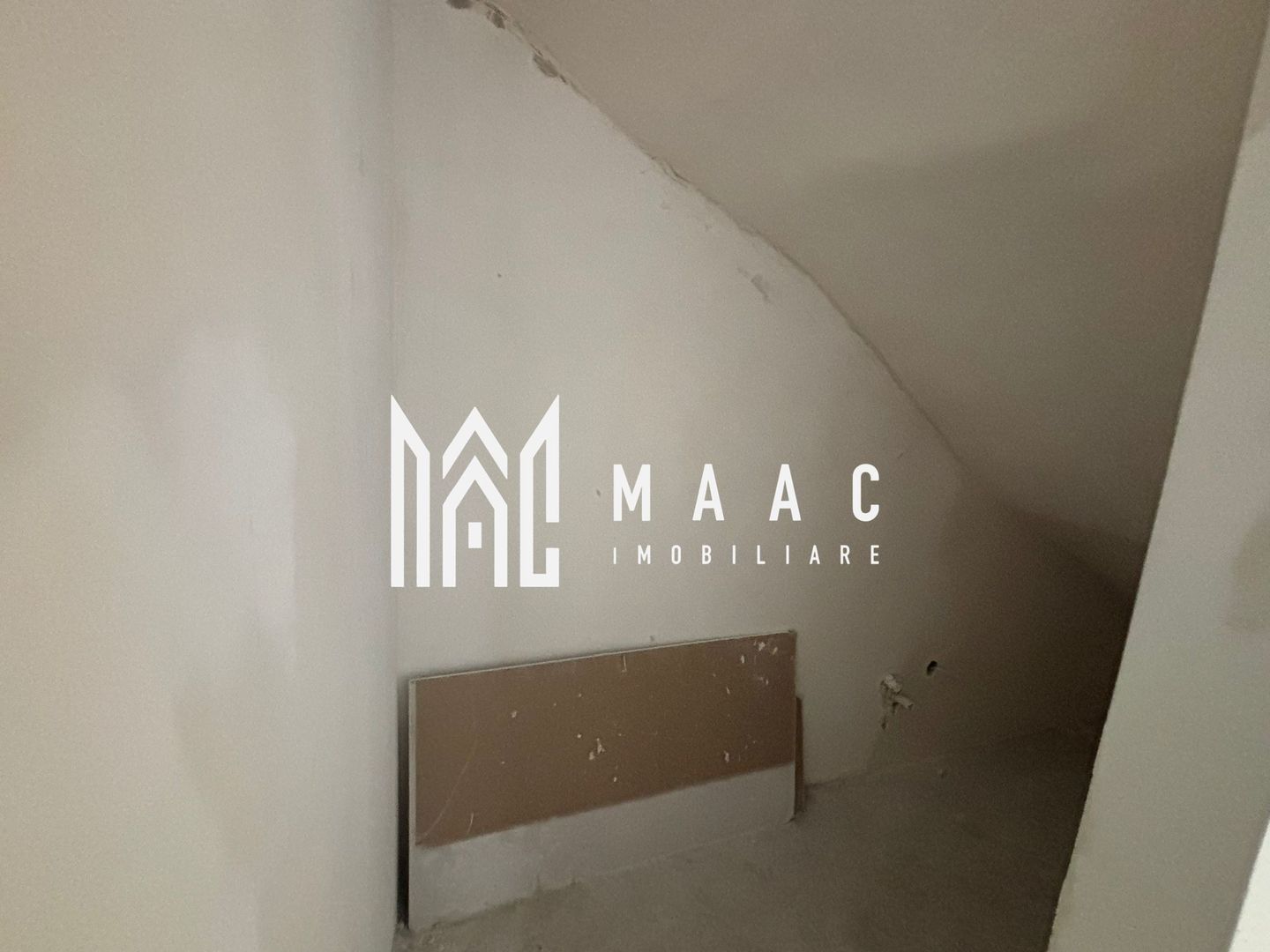 Casa Quadruplex | 4 Camere | 110MPU | Curte 60MP | 2 Balcoane - Poză 7