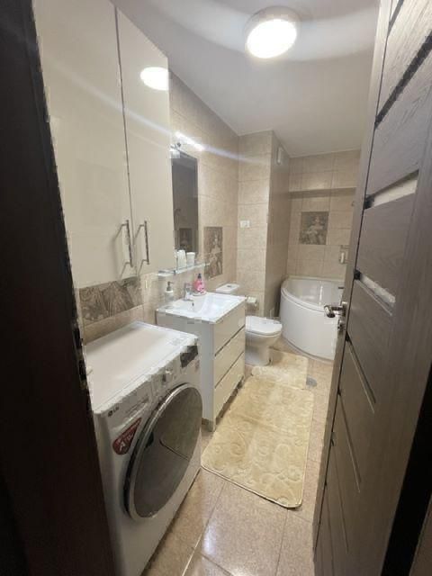 Închiriez apartament 2 camere, Decebal, mobilat, confort lux, parcare - Poză 7