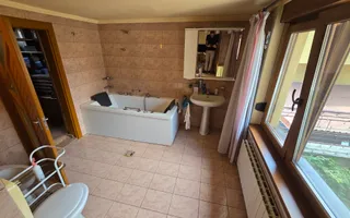 Vila cu 6 Camere,  Zona Centrala - Poză 11