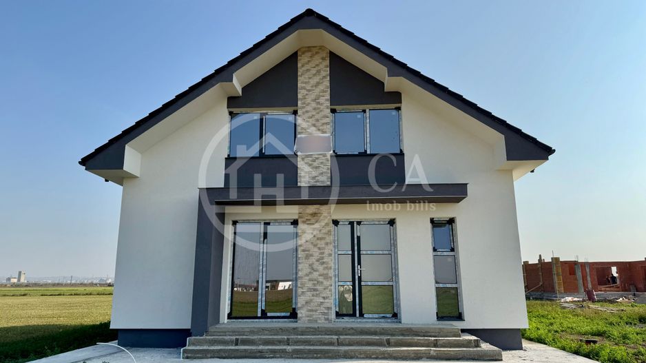 Casă de vânzare cu 4 camere in Sântandrei, Bihor - Poză 1