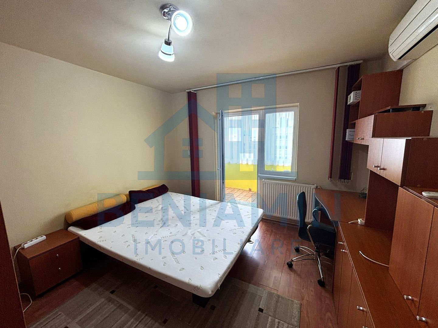 2 Decomandate-51mp-Etaj 3-Balcon-Pivnita-Mobilat-Utilat-Parcare-Triaj - Poză 2