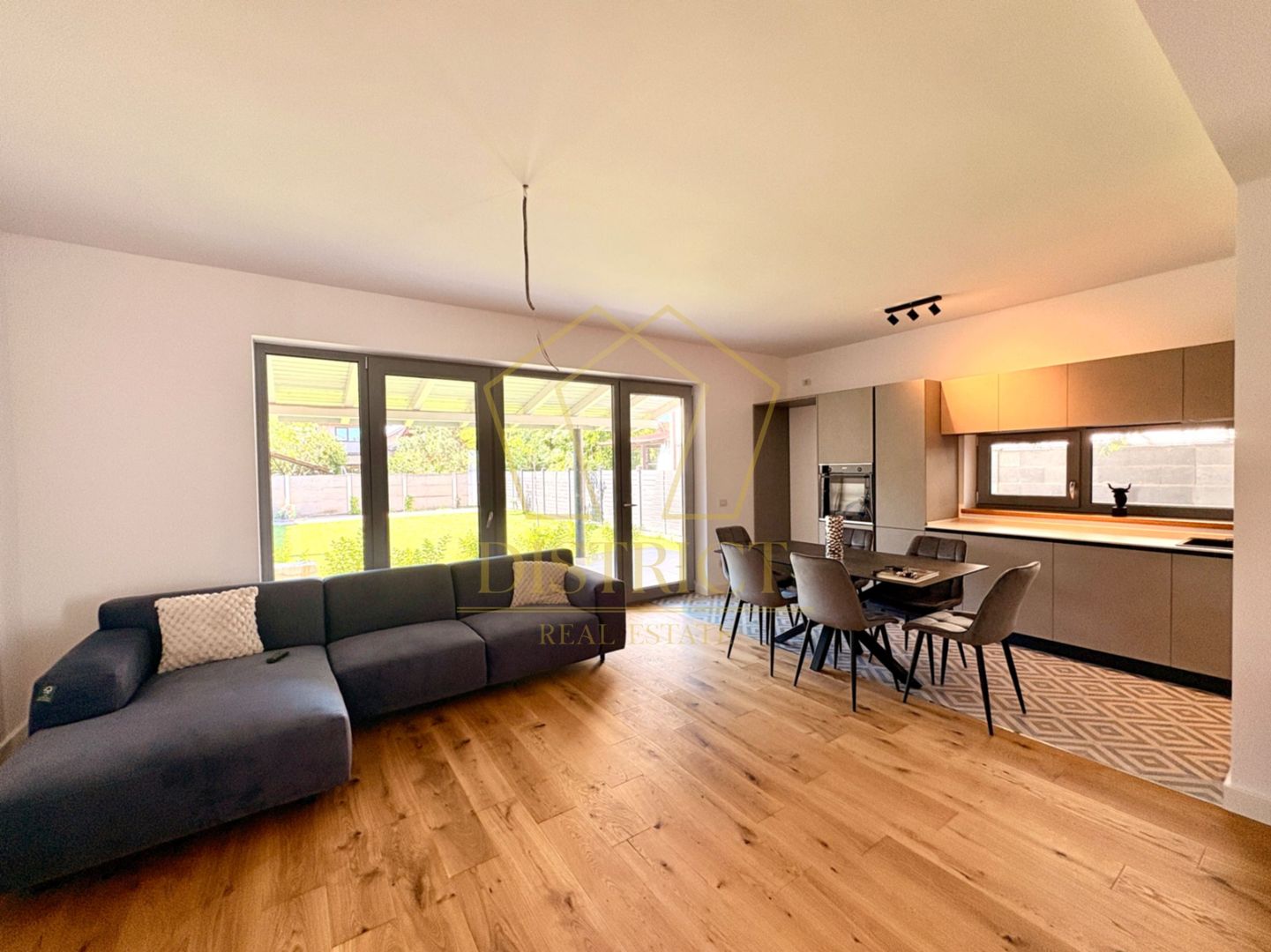 Duplex superb cu 4 camere, mobilat si utilat | Mosnita Noua - Poză 1