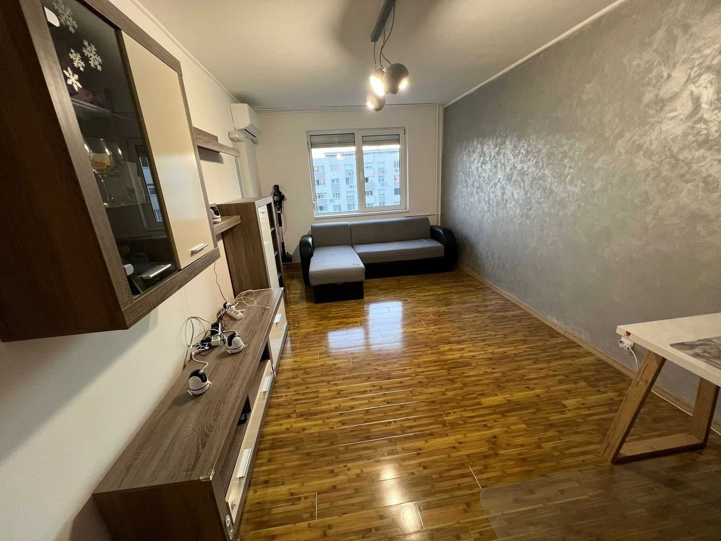 Apartament 3 camere zona Bd. Chisinau - Basarabiei - Poză 1