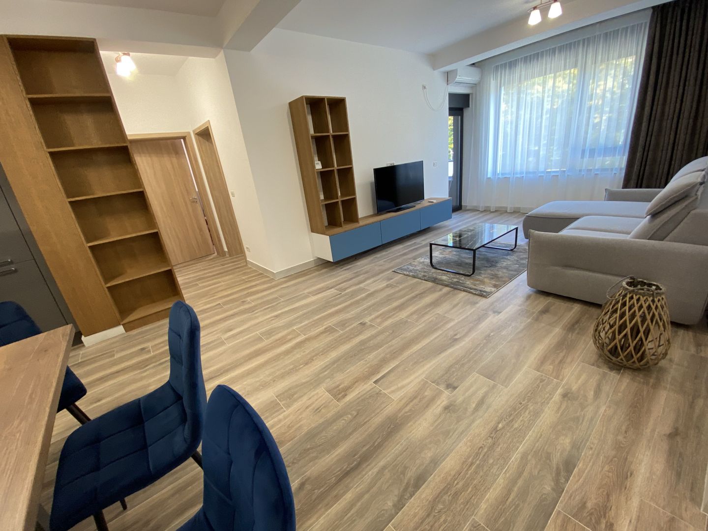 Apartament Dumbravita aproape de Padure - Poză 1
