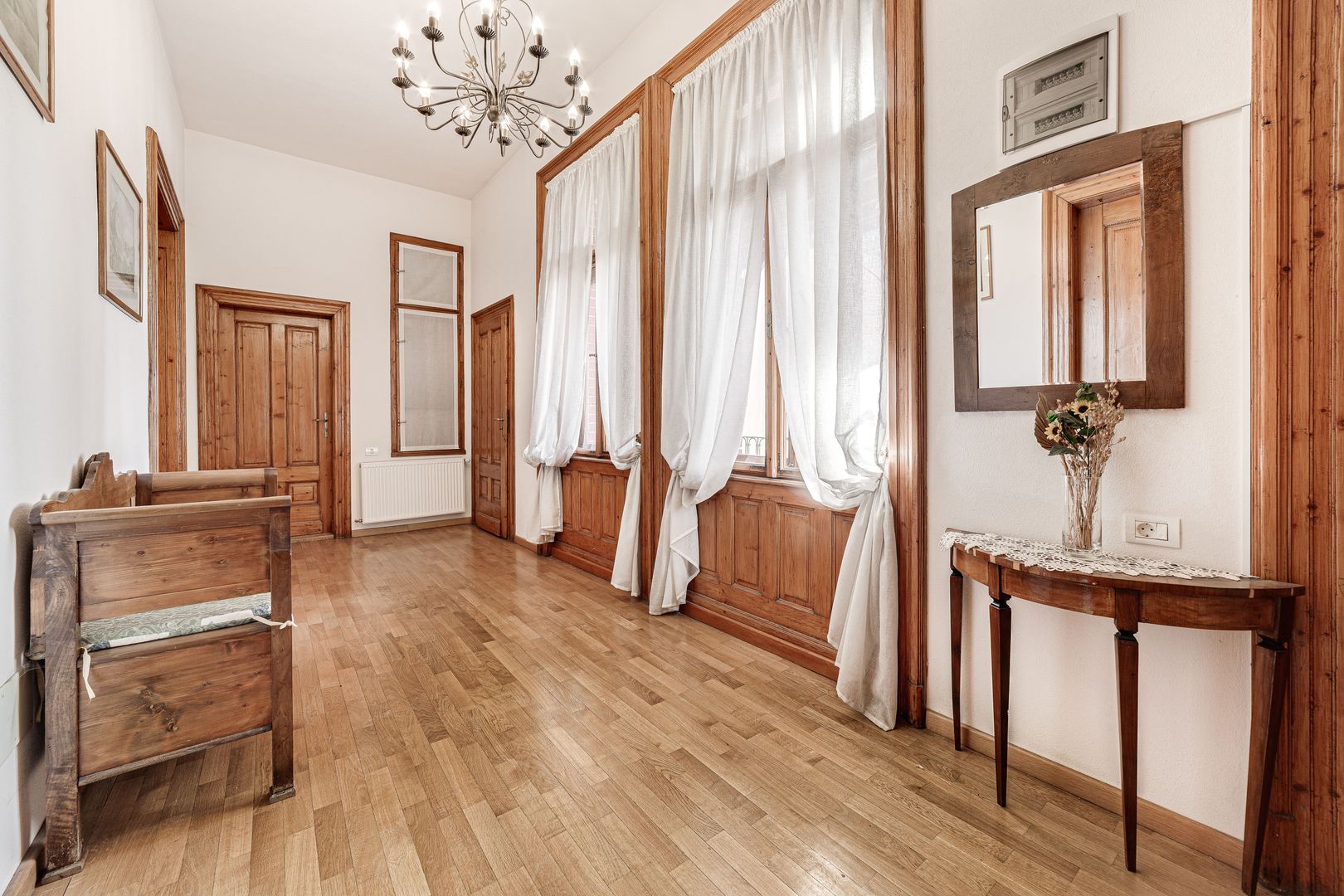 Apartament in Palatul Bohus - Poză 3