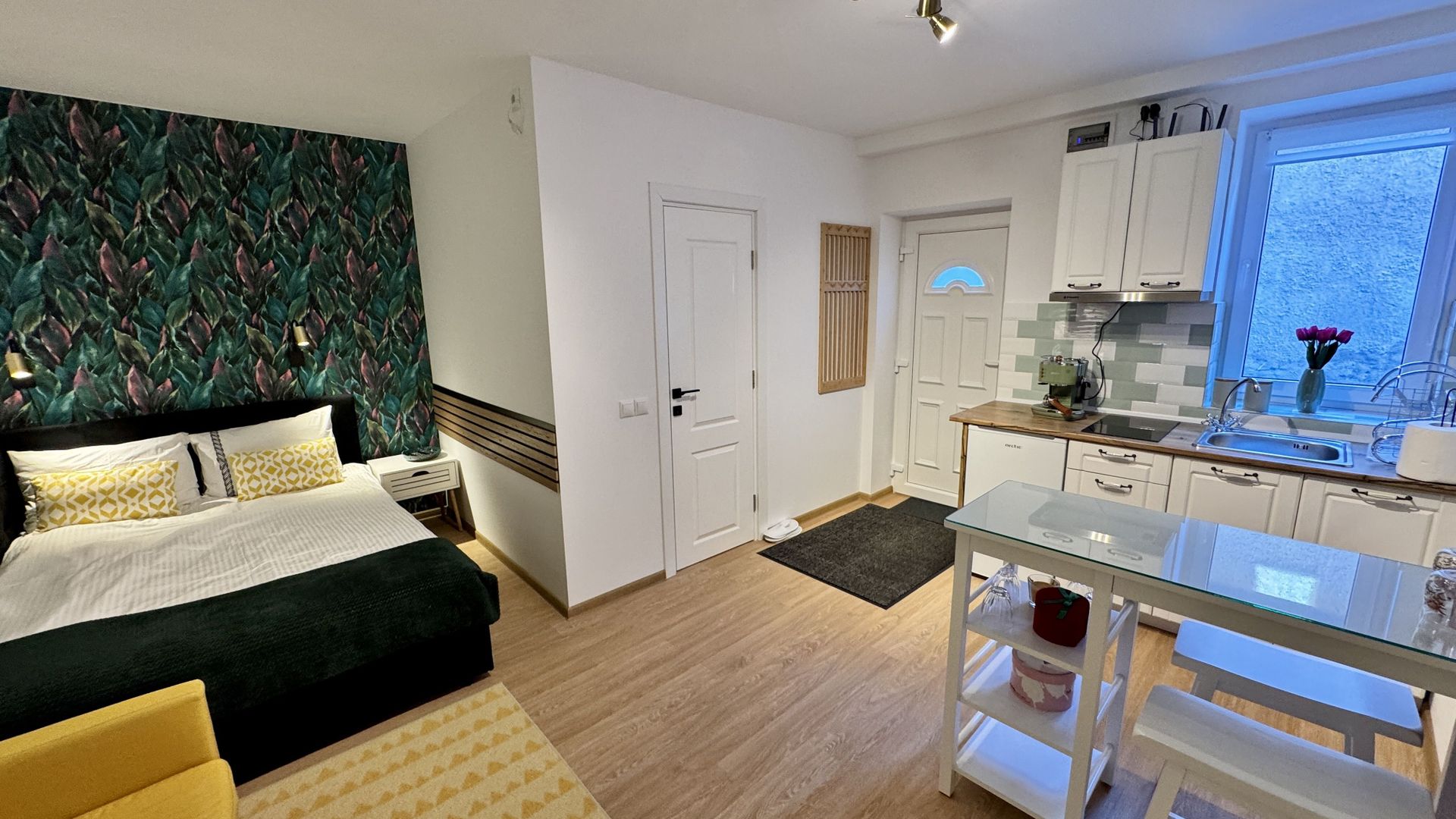 Garsonieră la casă | Blumăna, Str. De Mijloc - Poză 1