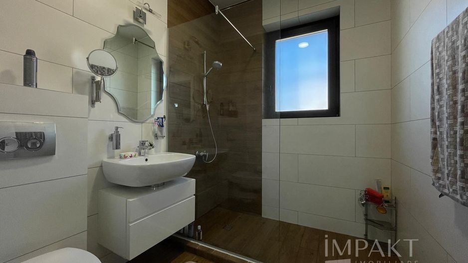 Apartament lux,  prima inchiriere-  4 camere + 2 locuri parcare - Poză 12