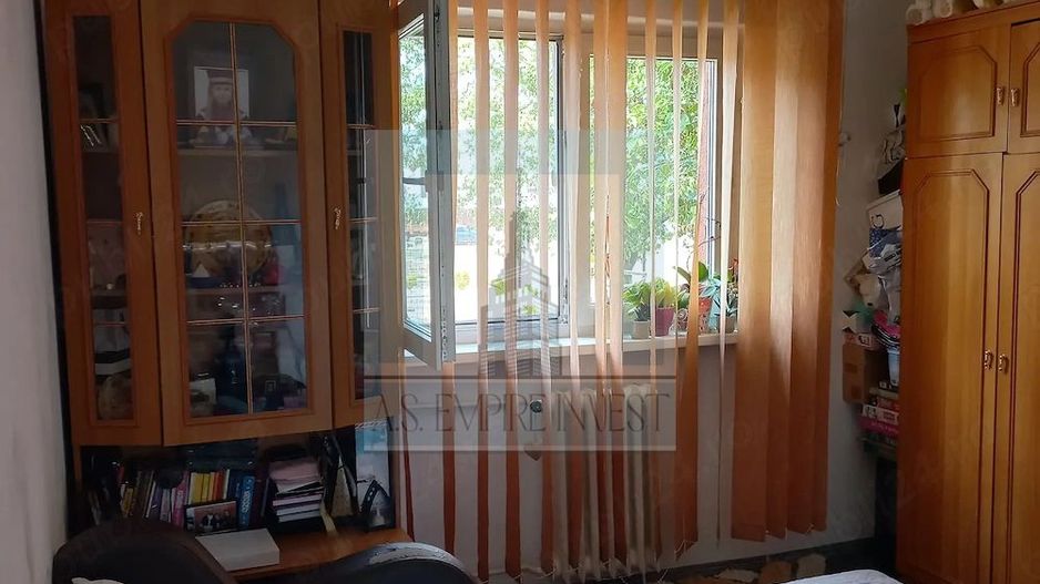 Garsoniera, decomandata, Tractorul, zona case Coresi - Poză 1