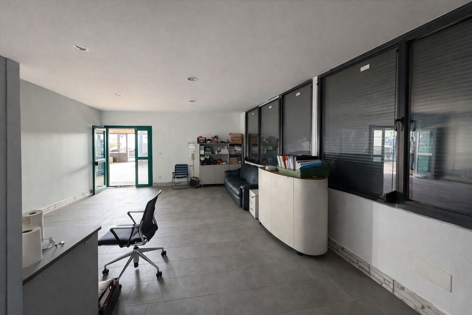 | HALĂ SPAȚIOASĂ | DE ÎNCHIRIAT | FRĂTĂUȚII | JUDEȚUL SUCEAVA | - Poză 2