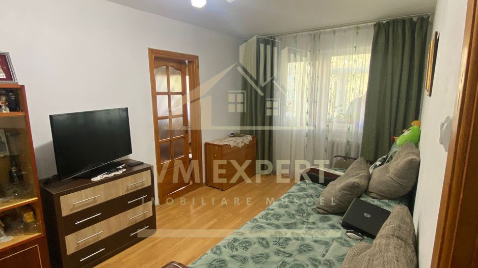 APARTAMENT 2 CAMERE ETAJ 2 ZONA VIȘOI CAMPULUNG - Poză 1