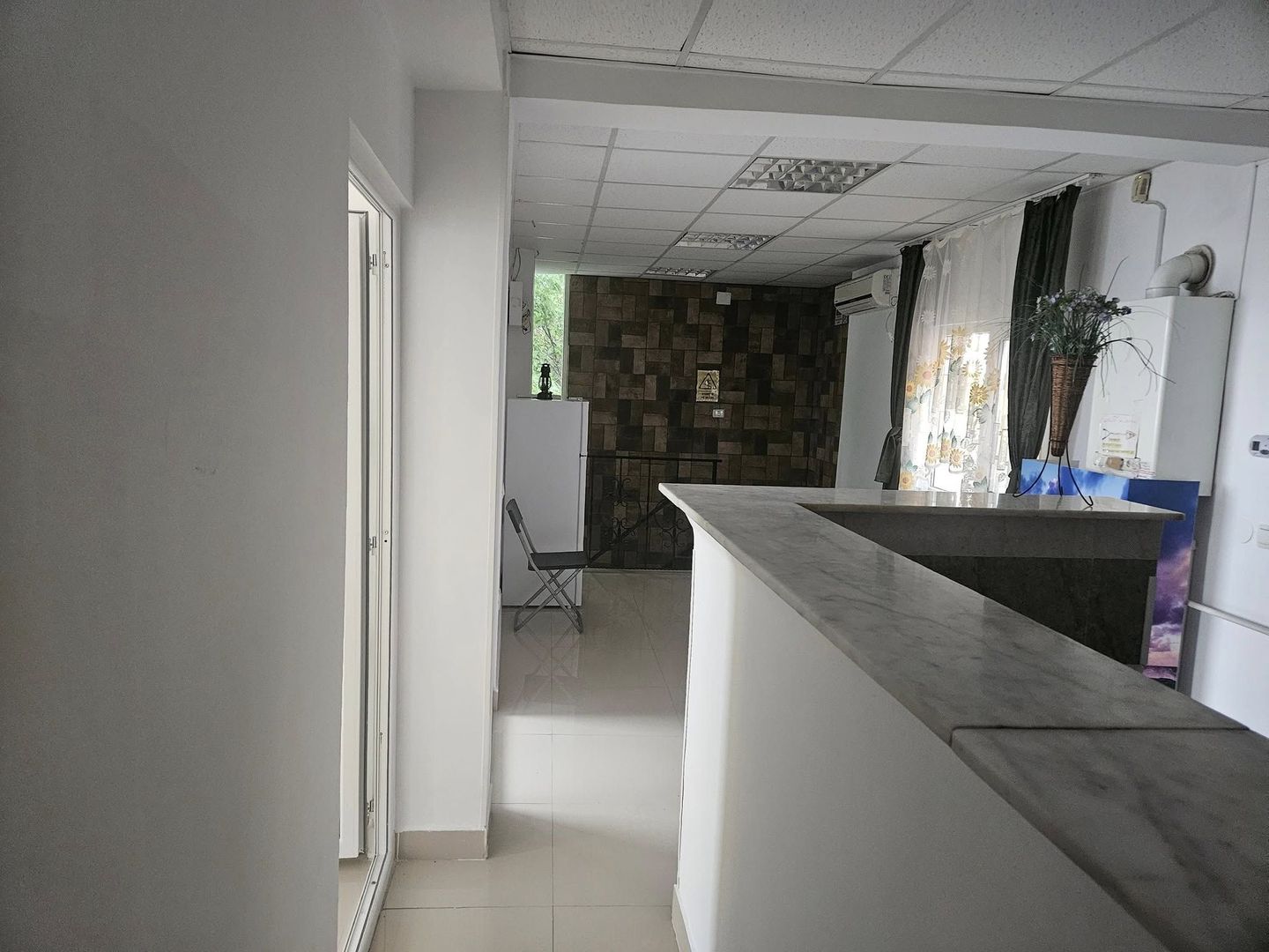 Spre Chirie - apartament 3 camere , etaj 1 in Vila - Poză 10