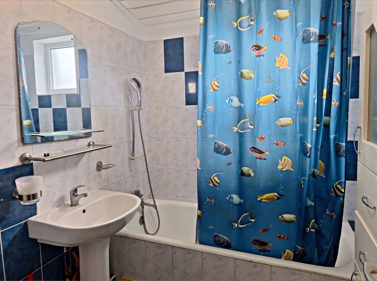 Apartament 3 camere 2 bai Crangasi cu loc parcare inclus - Poză 4
