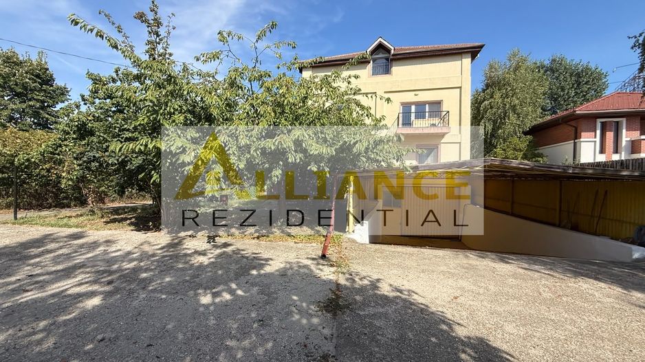Casa individuala  *  14 camere *  1550 mp teren  * - Poză 2