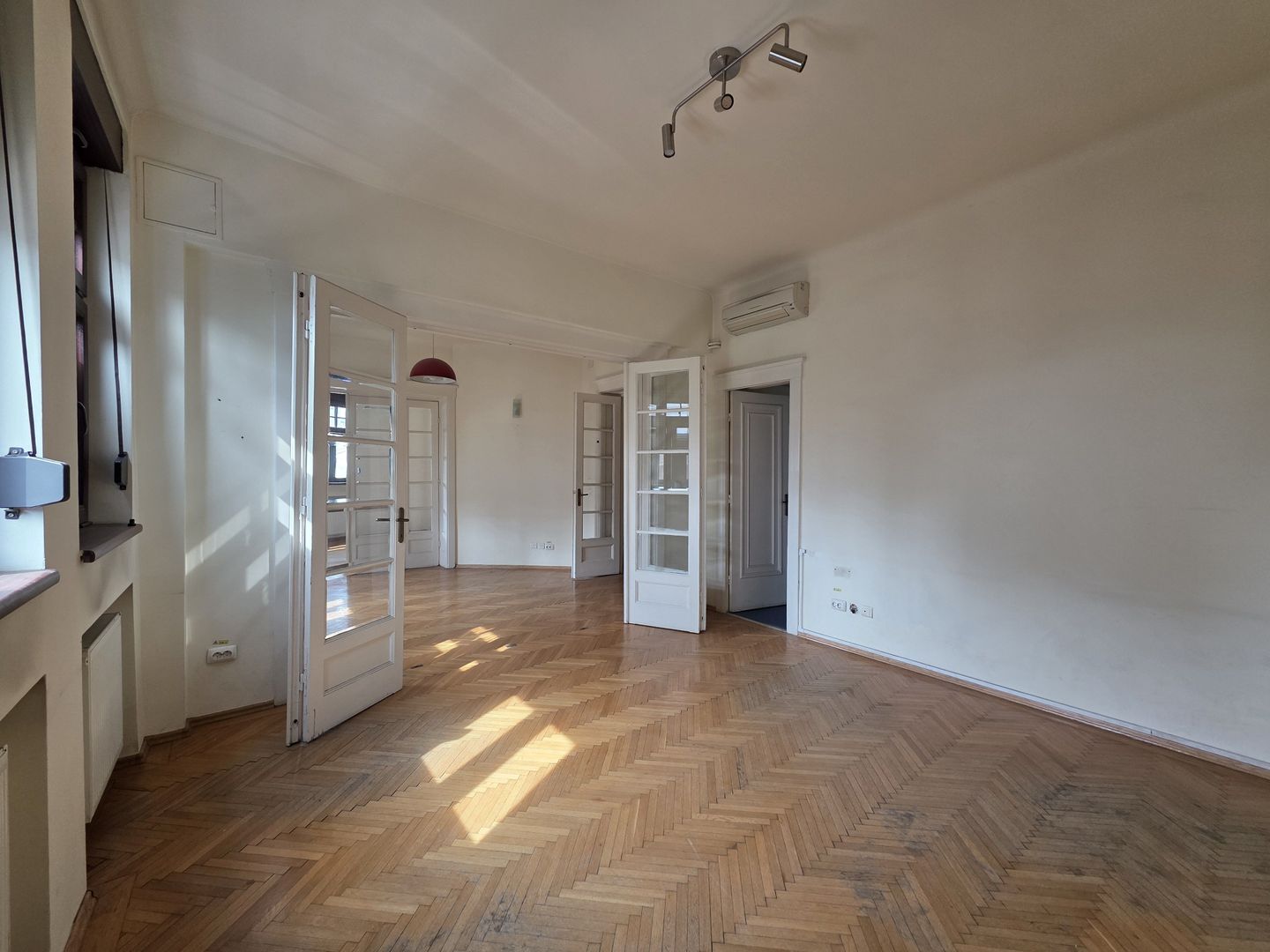 Apartament 4 camere de inchirat Armenasca Romana - Poză 33