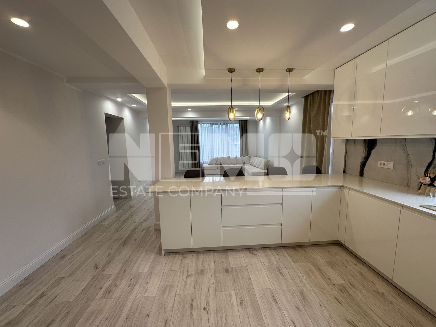 Apartament 3 Camere | 110MP | Cu Boxa si Parcare - Poză 2