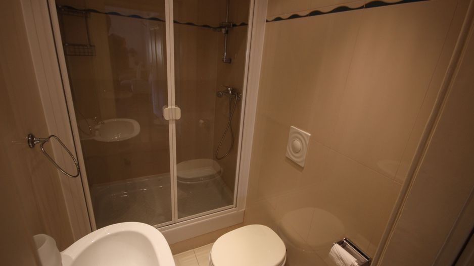 Apartament deosebit cu 3 camere în zona P-ta Victoriei - Poză 15