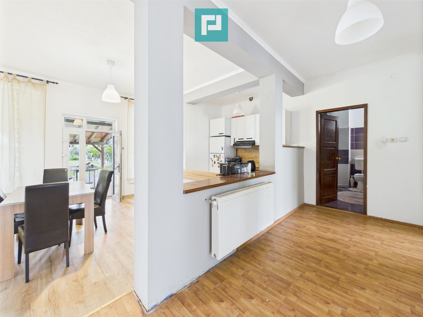 Vilă cu 8 camere în Săcălaz, zonă Centrală - Poză 7