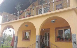 Vând casă în centru Loc Belcesti jud Iași - Poză 2