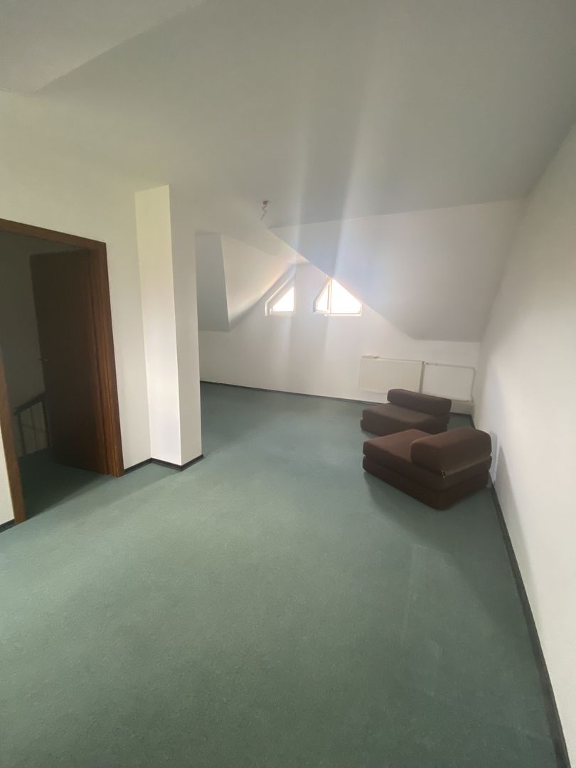 Casa de vânzare/închiriere zona Lunei - Poză 27