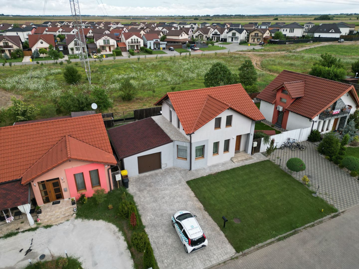 Casă la cheie în cartierul Westfield - Poză 1