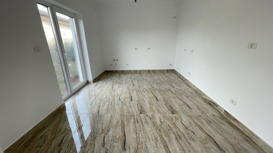 Casa de familie in zona rezidentiala - Poză 17