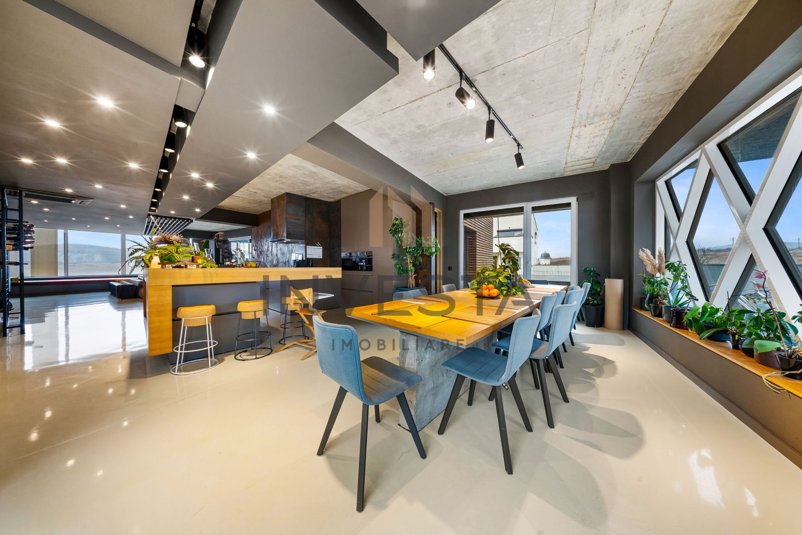 Penthouse exclusivist cu acces din lift, terasa 340 mp, 245 mp utili - Poză 9