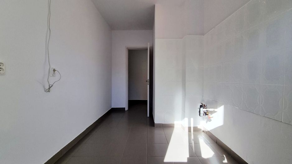 MILITARI LUJERULUI METROU 2 Camere Etaj 2din4 Bloc Reabilitat Termic - Poză 11