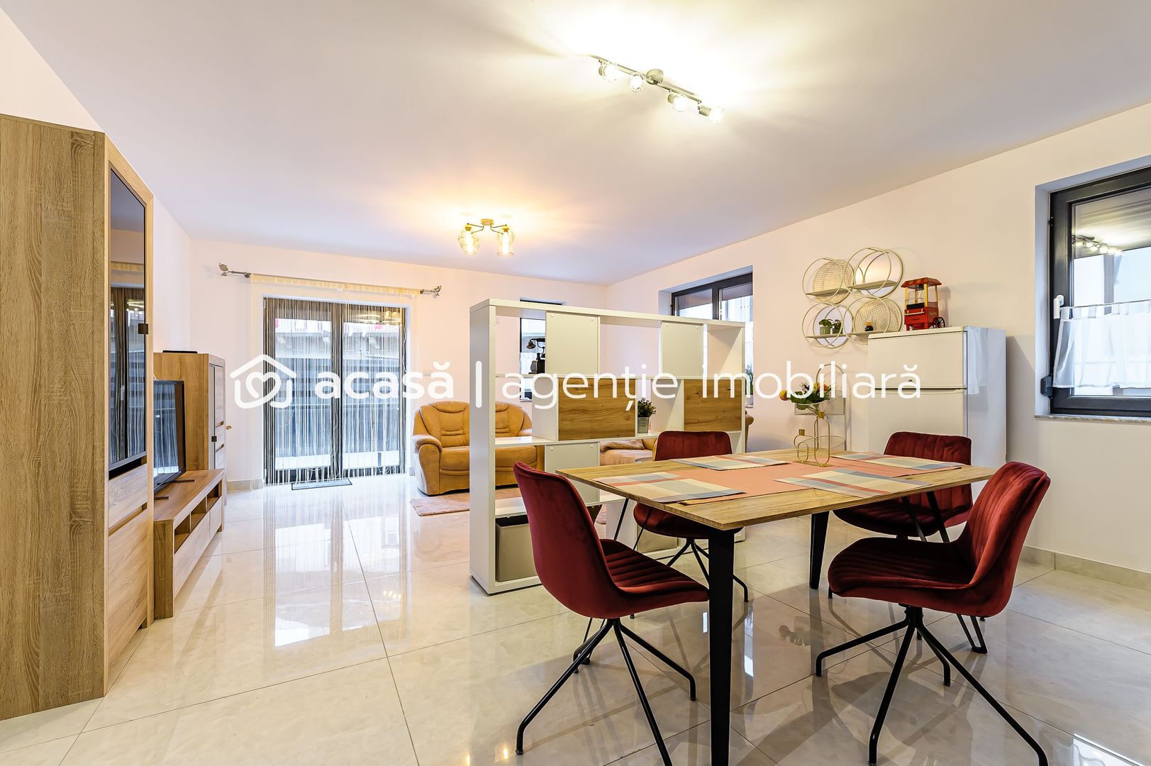 Apartament ultracentral în bloc nou, 2 camere cu terasa proprie - Poză 1
