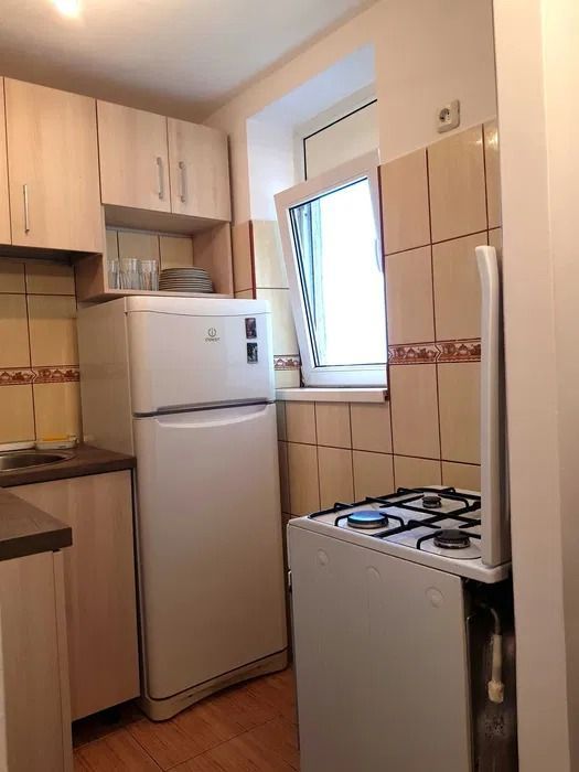 AP. 2 CAMERE- 7 MIN. METROU LUJERULUI, BUVATARIE INCHISA, CAT FRINDLY - Poză 3